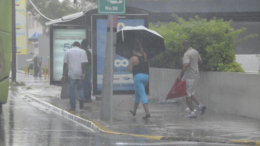 Las lluvias seguirán este sábado por vaguada y onda tropical