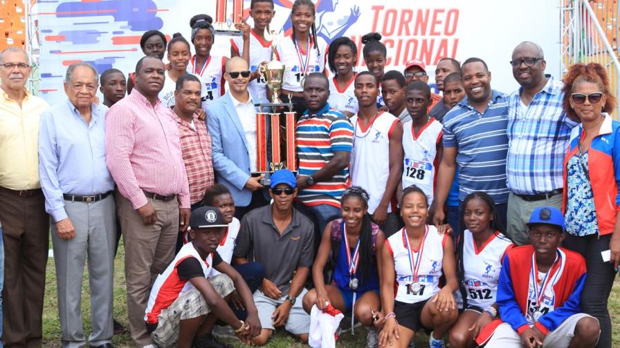 San Pedro de Macorís gana el torneo nacional de atletismo escolar San Pedro de Macorís gana el torneo nacional de atletismo escolar