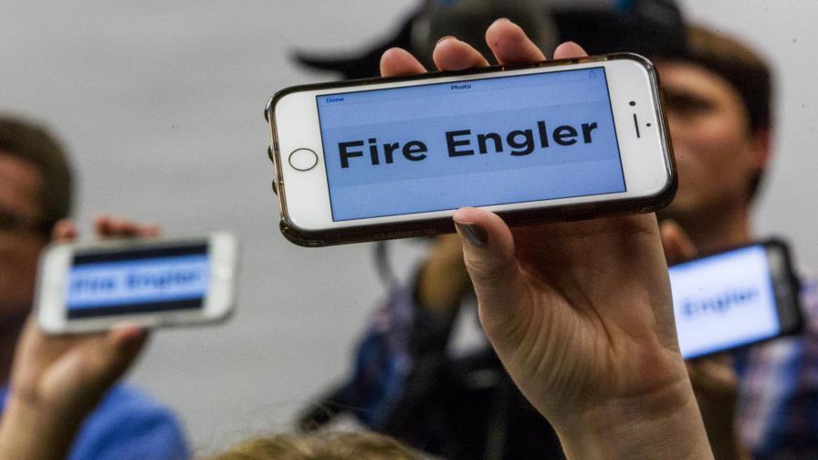 La Universidad Estatal de Michigan mantiene a presidente pese a escándalo