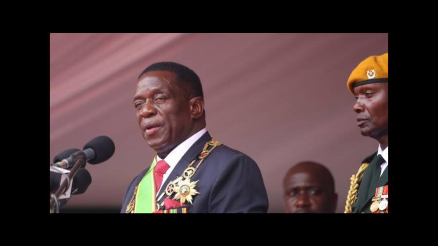 Presidente de Zimbabue sobrevive a explosión durante mitin político Presidente de Zimbabue sobrevive a explosión durante mitin político