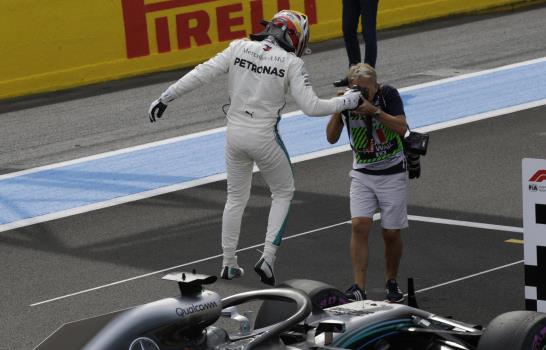 Lewis Hamilton gana la pole para el Gran Premio francés