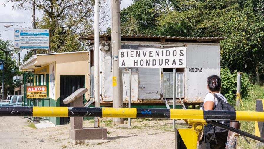 Detienen en Honduras a 18 haitianos, 8 de ellos niños, que iban a EE.UU. Detienen en Honduras a 18 haitianos, 8 de ellos niños, que iban a EE.UU.