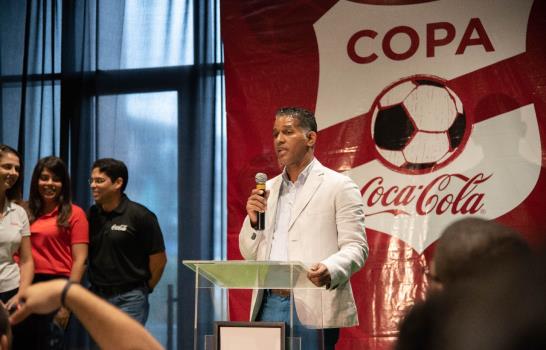 Coca Cola entrega donaciones a fundaciones apadrinadas en Copa Intercolegial de Fútbol