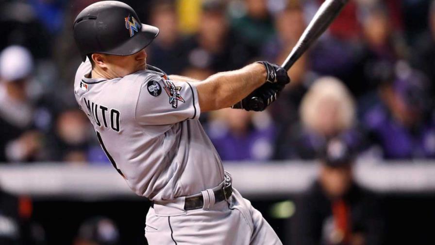 Grand slam de J.T. Realmuto selló triunfo de Marlins Grand slam de J.T. Realmuto selló triunfo de Marlins