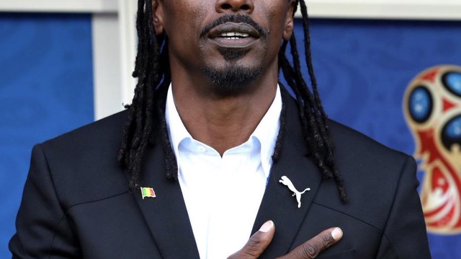 Así respondió el entrenador de Senegal, sobre si se considera un sex symbol 