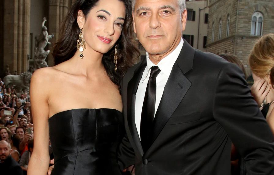 George Clooney y su esposa donan $100,000 para niños migrantes