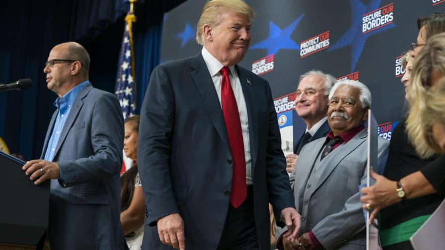 Trump pide deportación “inmediata” de inmigrantes sin comparecencia ante juez