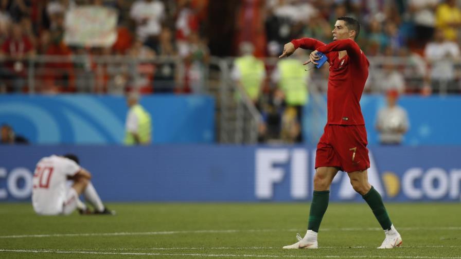 Irán y el VAR hacen sufrir a Portugal, pero los lusos pasan a octavos Irán y el VAR hacen sufrir a Portugal, pero los lusos pasan a octavos