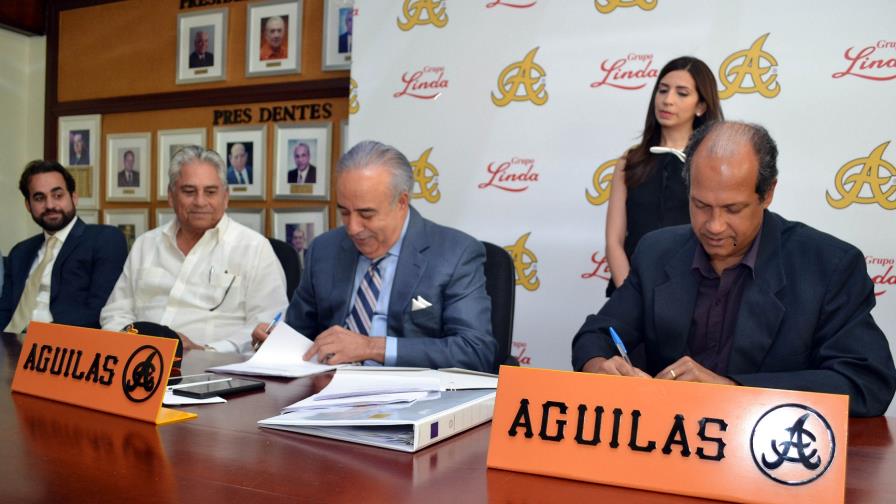 Águilas Cibaeñas y Grupo Linda firman acuerdo de comercialización Águilas Cibaeñas y Grupo Linda firman acuerdo de comercialización