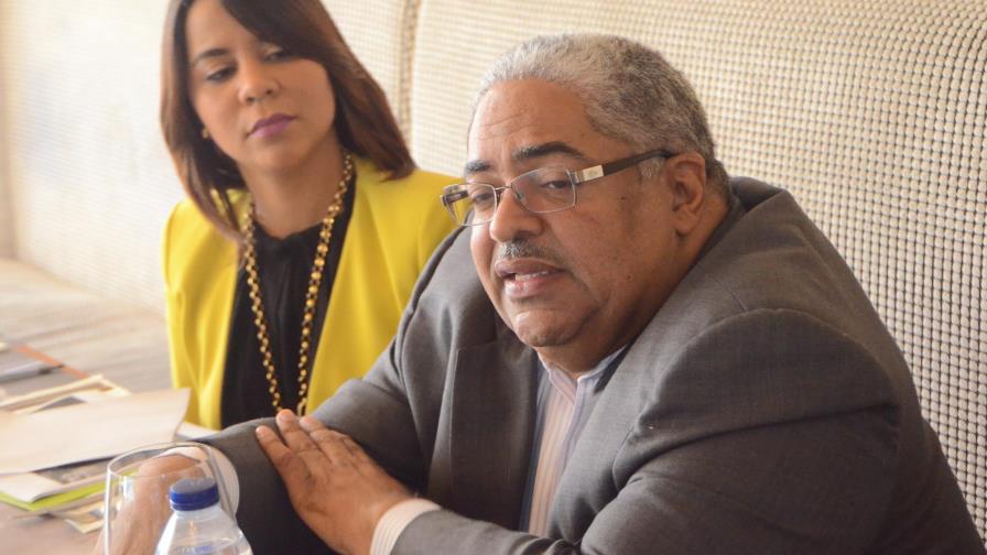 Gobierno lanza guía de atención a recién nacido y advierte a personal médico de incumplimiento