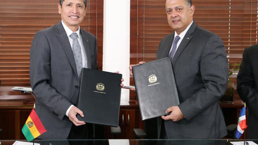 República Dominicana y Bolivia formalizan relaciones aerocomerciales República Dominicana y Bolivia formalizan relaciones aerocomerciales
