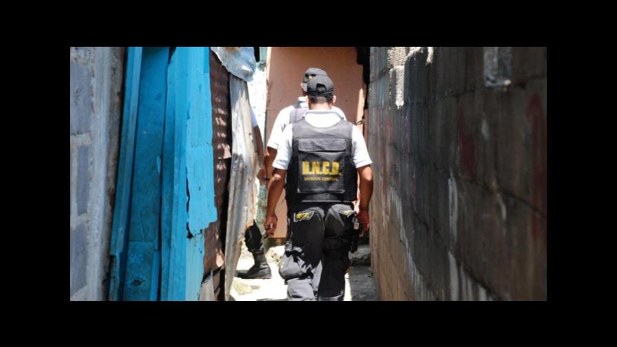 Someten a cuatro por droga
Somenten a cuatro por 60 paquetes de droga Someten a cuatro por droga
Somenten a cuatro por 60 paquetes de droga