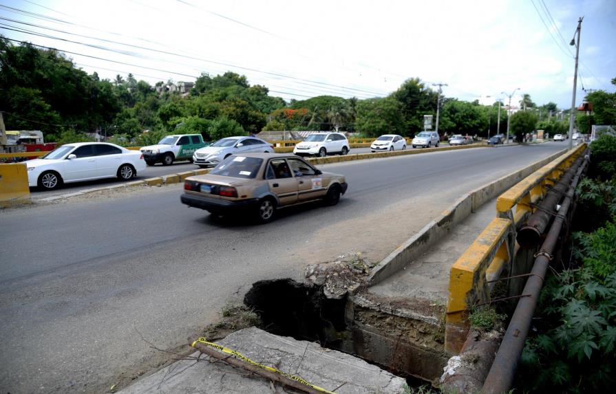 Sectores de Santiago anuncian protestas en reclamo de la reparación de puentes y caminos vecinales 