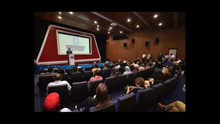 Delegados del Simposio Mundial visitan República Digital