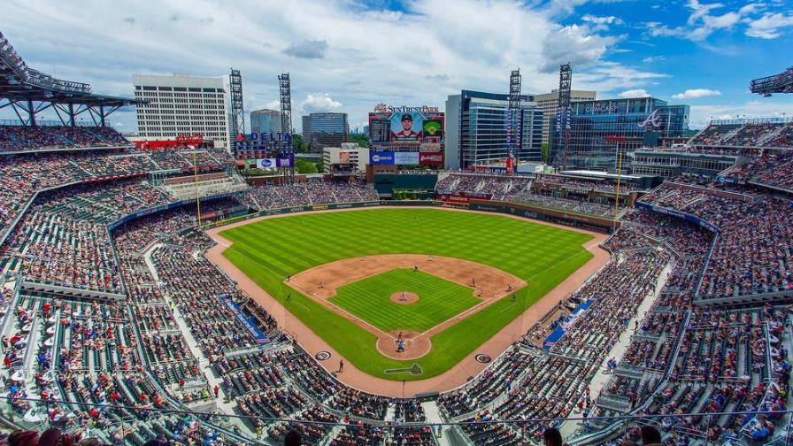 Hallan cuerpo sin vida dentro de un congelador en estadio de béisbol 