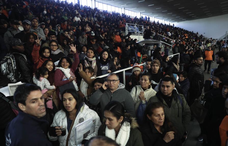 Chile entrega 3,000 visas a extranjeros ilegales en medio de ola migratoria