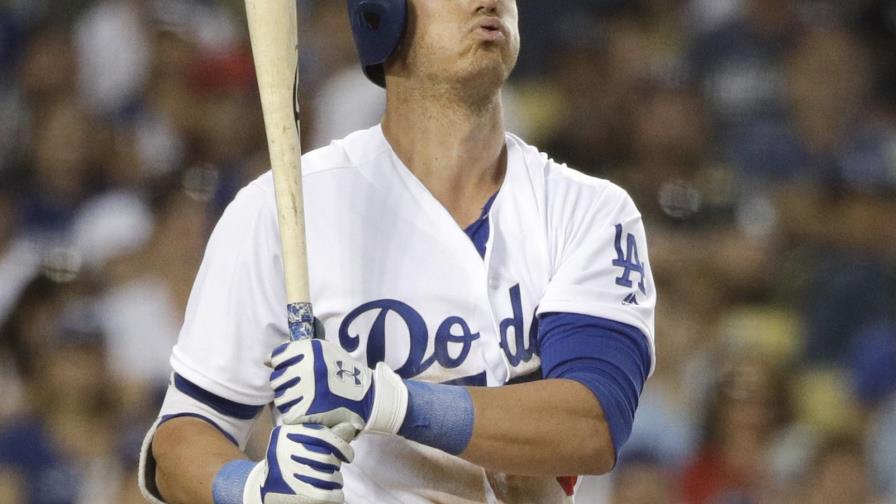 Con jonrón de Muncy, Dodgers derrotan 7-5 a Cachorros