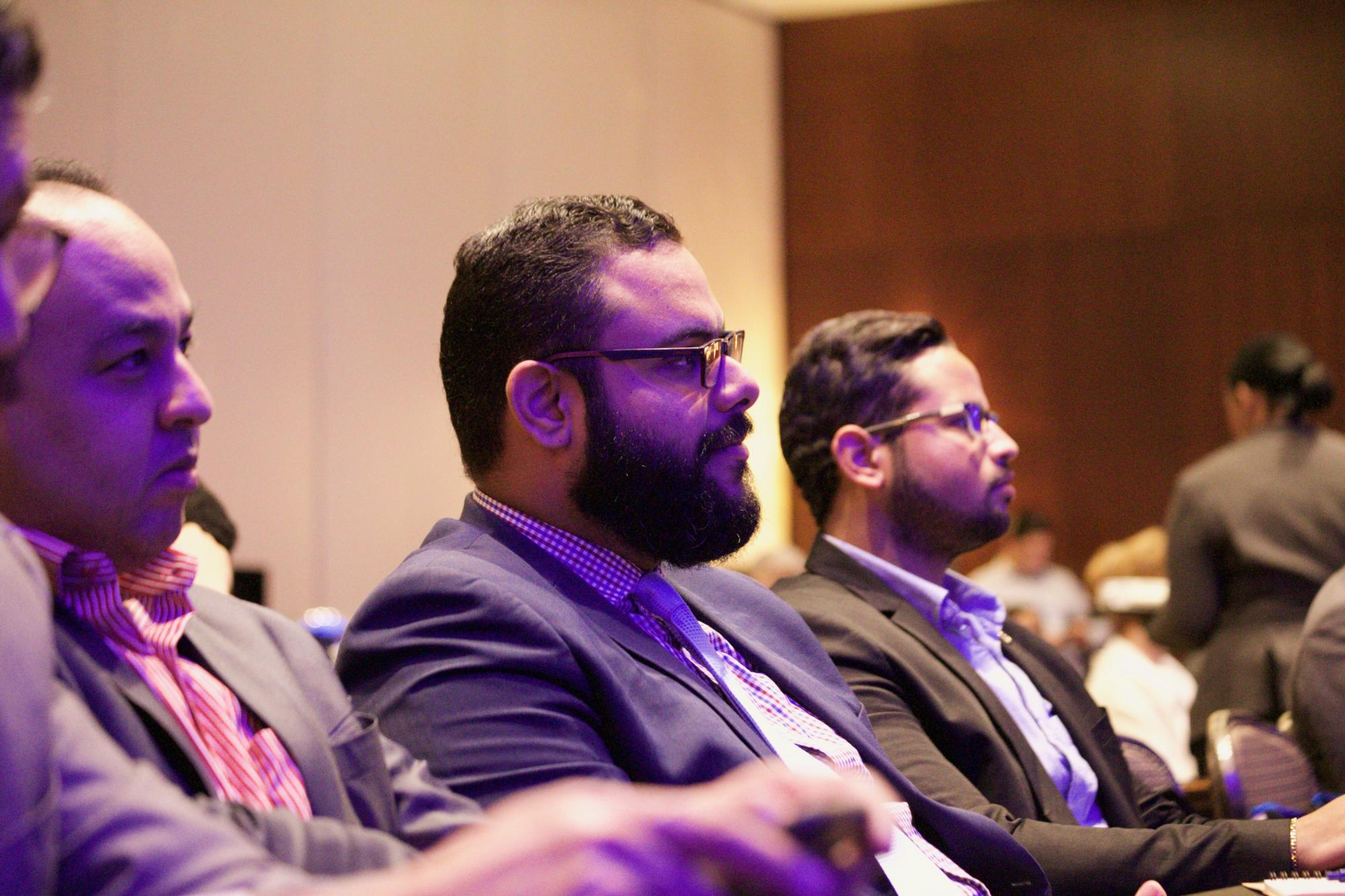 Fotografía de algunos de los asistentes del evento. “Hay que trabajar en la configuración de un ecosistema de confianza en el que los usuarios naveguen amparados en ese valor, basados en protocolos de seguridad”, dijo Osvaldo Larancuent, presidente de Internet Society en el país.