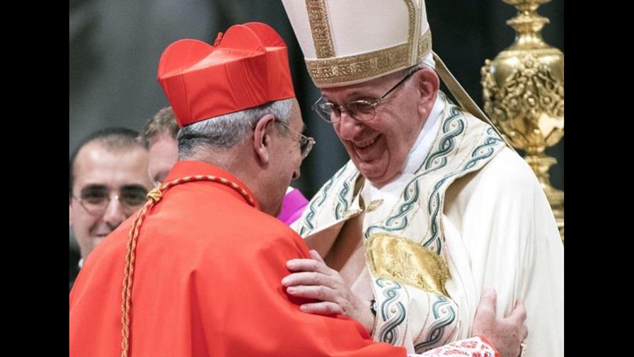 El papa nombra a 14 cardenales y les insta a no creerse superiores a nadie