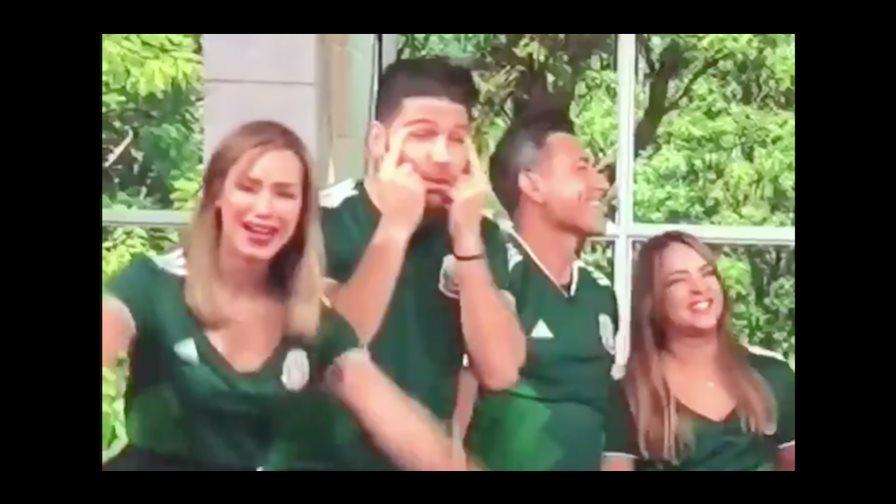 Telemundo suspende a dos presentadores por hacer broma con equipo coreano Telemundo suspende a dos presentadores por hacer broma con equipo coreano