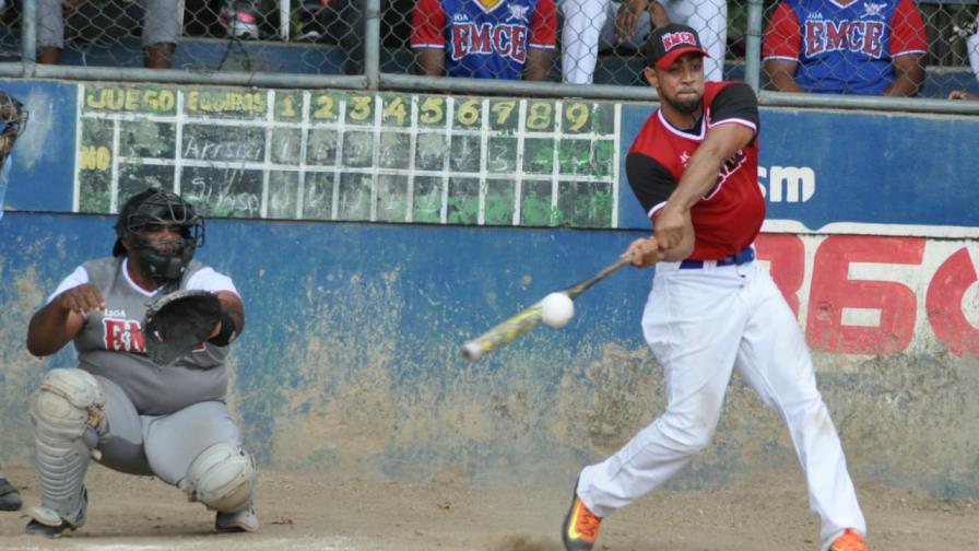 El Gris gana dos y el Rojo divide honores en liga Emce de sóftbol El Gris gana dos y el Rojo divide honores en liga Emce de sóftbol