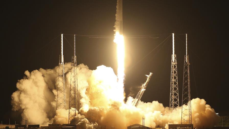 Space X lanza cohete Falcon 9 hacia la Estación Espacial Internacional
