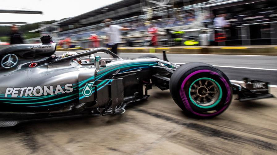 Hamilton se muestra el más rápido en los dos primeros ensayos en Austria