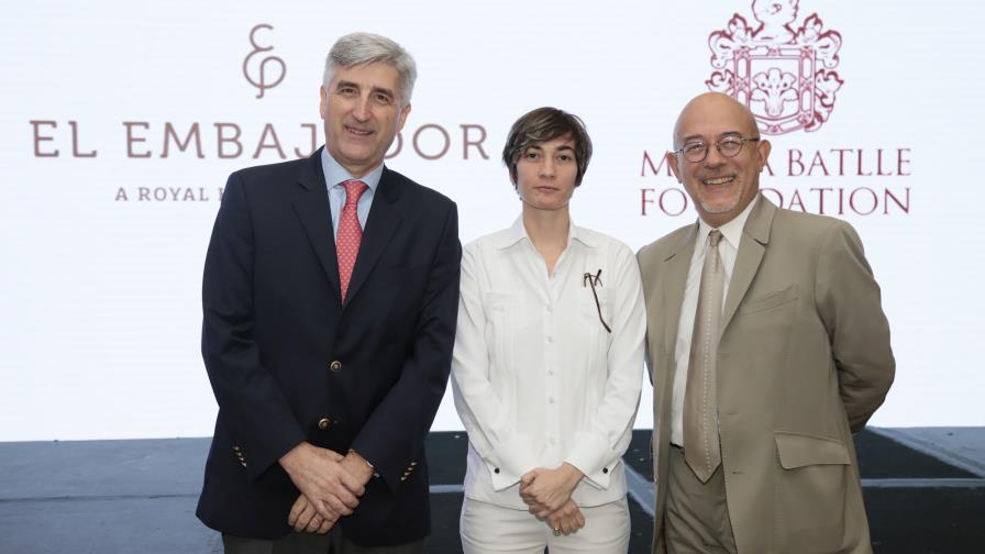 Experto del Museo Louvre de París dicta conferencia en RD