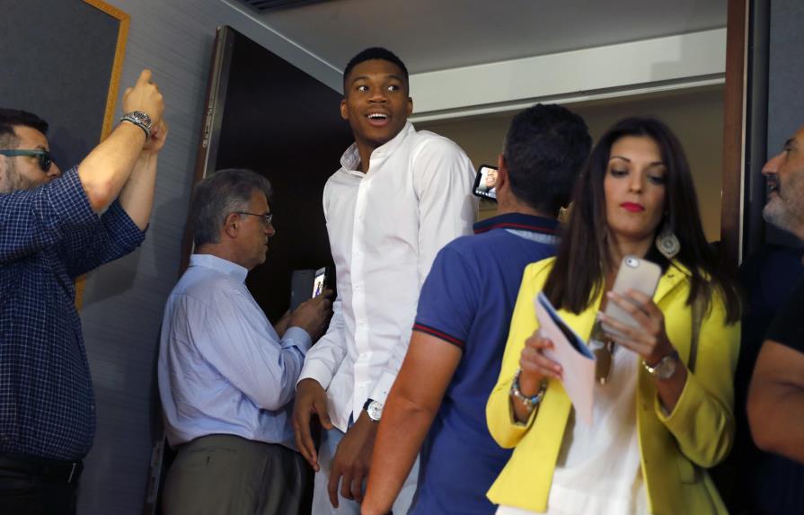 Grecia elige a una estrella de la NBA para atraer turistas