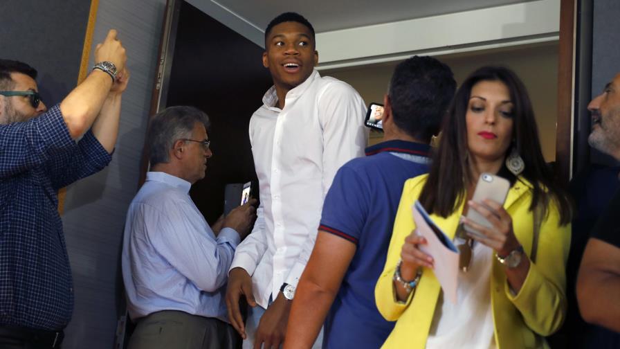 Grecia elige a una estrella de la NBA para atraer turistas