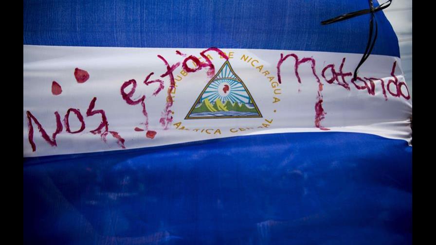 El rojo de la sangre eclipsó los colores de la paz en las calles de Nicaragua