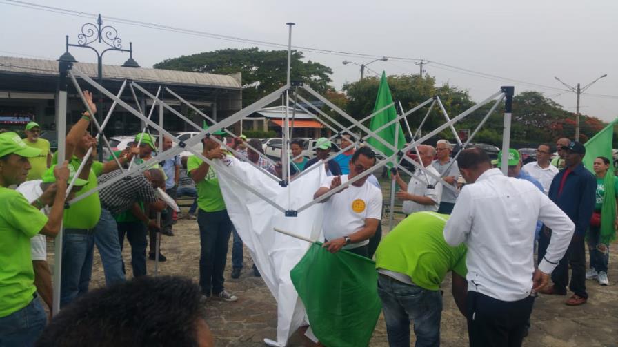 Marcha Verde vuelve y se instala en el Monumento de Santiago Marcha Verde vuelve y se instala en el Monumento de Santiago