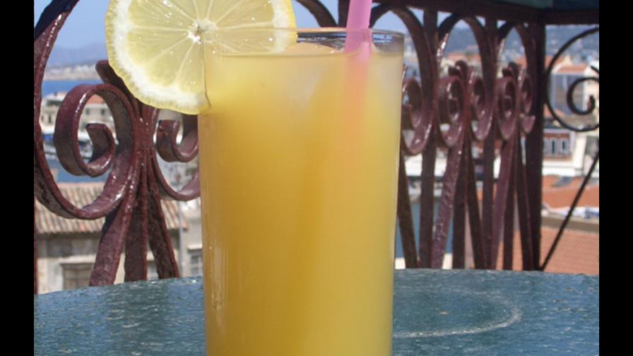 Entra en vigor en ciudad de EEUU medida que prohíbe pajillas de plástico