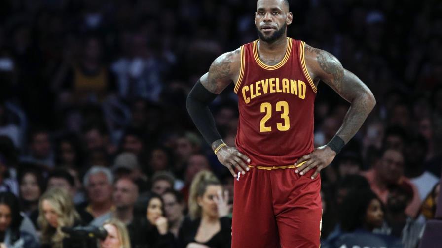 LeBron James vestirá el simbólico número 23