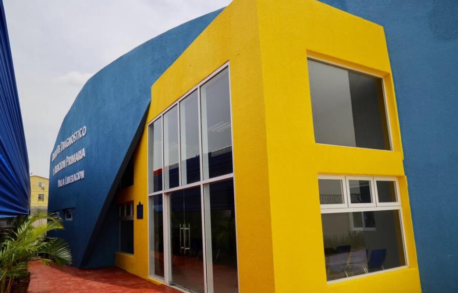 Gobierno entrega centro clínico y de diagnóstico en Santo Domingo Este