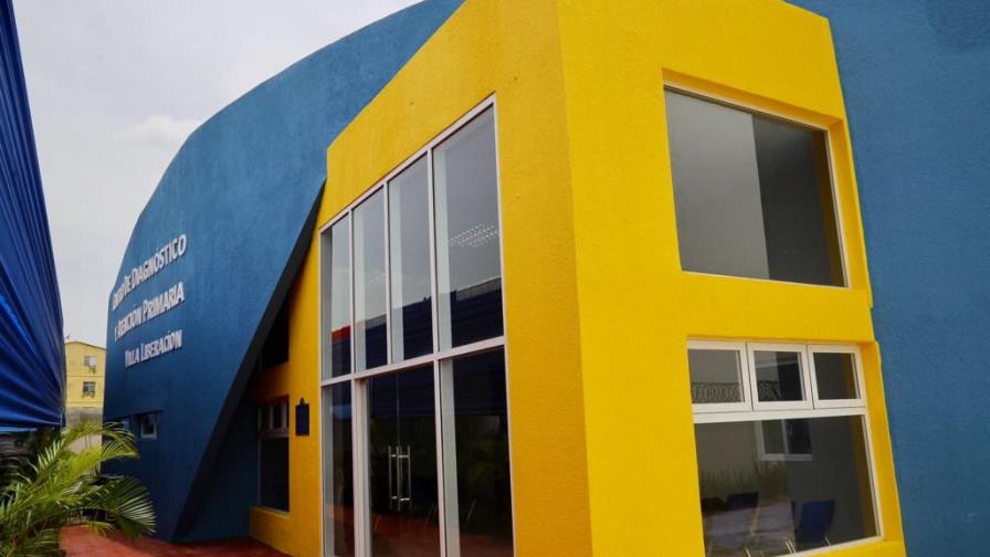 Gobierno entrega centro clínico y de diagnóstico en Santo Domingo Este