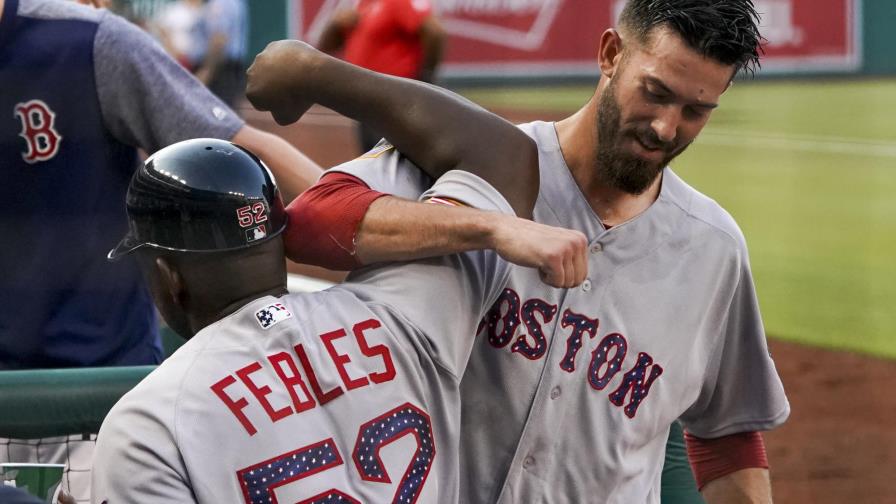 Porcello da su primer extrabase y también gana el partido por Boston