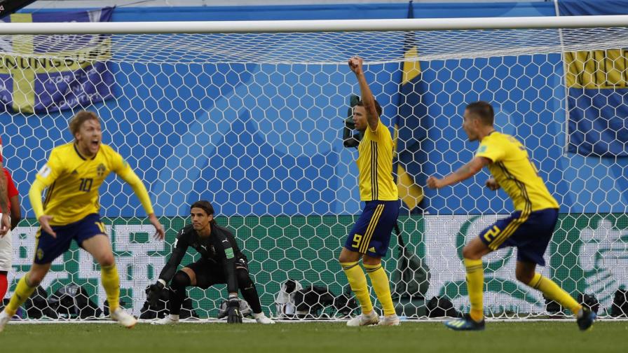 Suecia vence 1-0 a Suiza y pasa a cuartos del Mundial