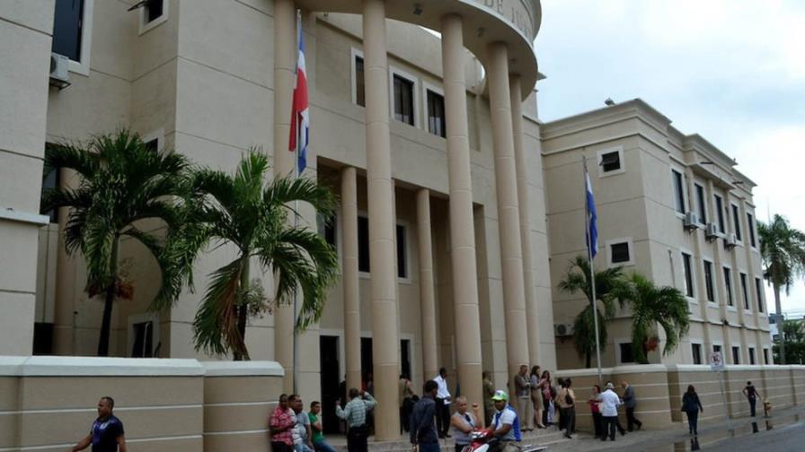 Tribunal varía coerción a mujer acusada de matar su pareja en Bonao