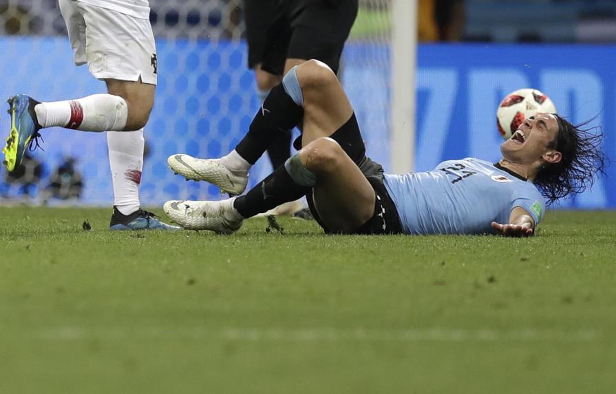 Edinson Cavani se aleja del duelo de Uruguay ante Francia