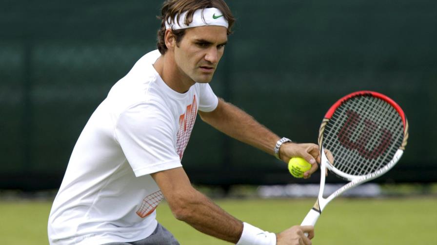 Roger Federer se pasea en Wimbledon y lleva 9 partidos sin perder un set