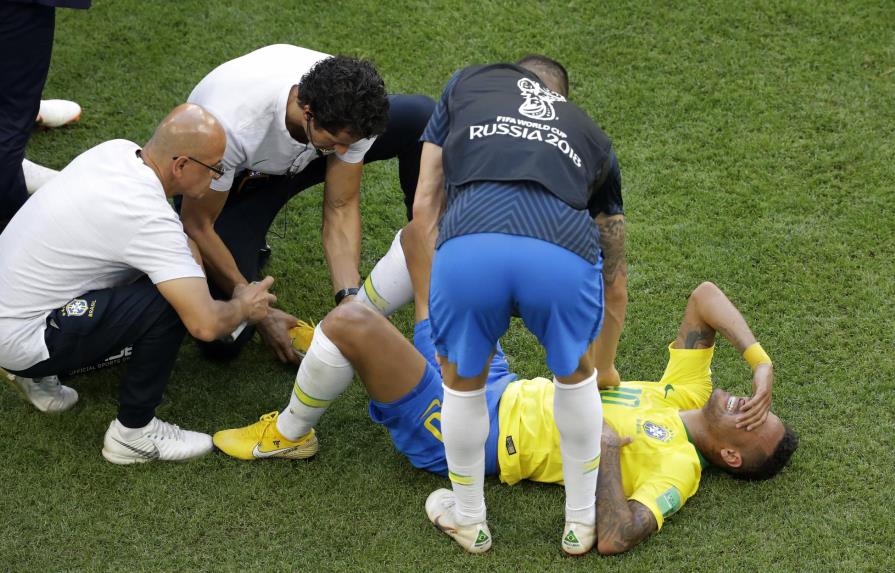 Rivaldo sale en defensa de Neymar: “Si tienes que caer con las faltas, cae”
