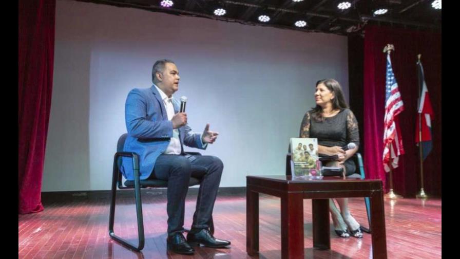 Periodista Máximo Jiménez  conversa sobre la bachata en Nueva York