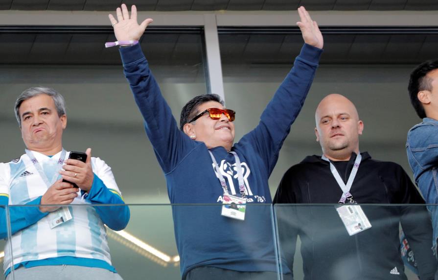 Maradona se disculpa tras criticar a la FIFA “un robo monumental” a Colombia