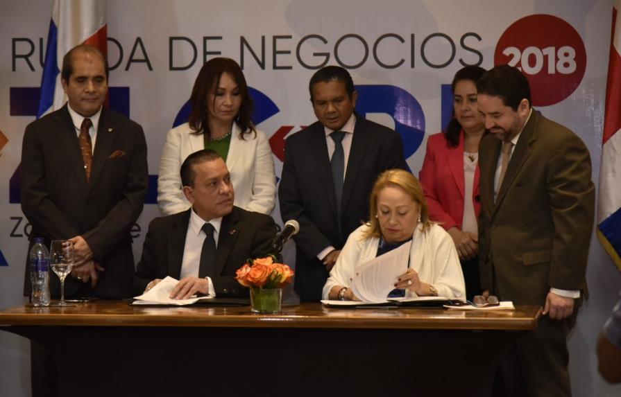 Sectores zonas francas de Panamá y República Dominicana firman acuerdo para fortalecer comercio 