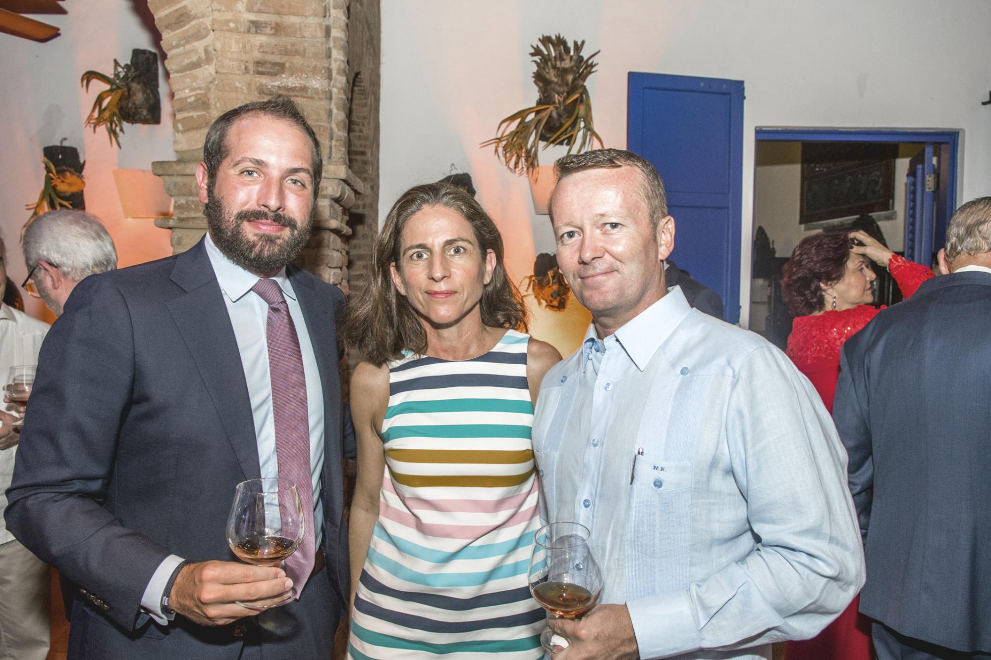  Guillaume Menginou, Karine Noetinger, Nicolás Kergall.