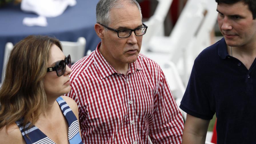 Renuncia el jefe de Medioambiente de Trump, investigado por múltiples causas