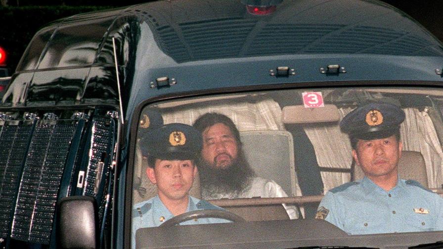 Japón ejecuta al fundador de la secta Aum y cerebro del ataque con gas sarín