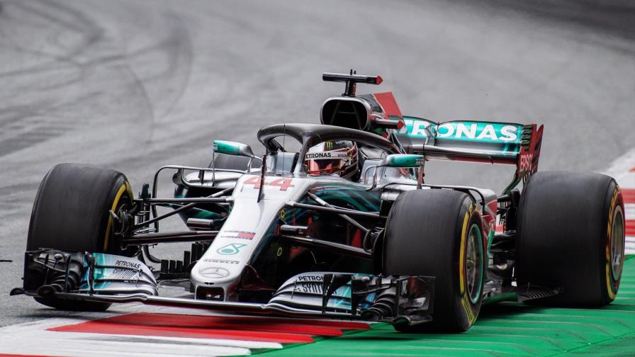 Hamilton domina la primera sesión de entrenamientos en Silverstone Hamilton domina la primera sesión de entrenamientos en Silverstone