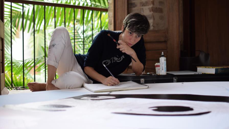 Presentan una edición limitada de prendas en colaboración con la Fundación María Batlle